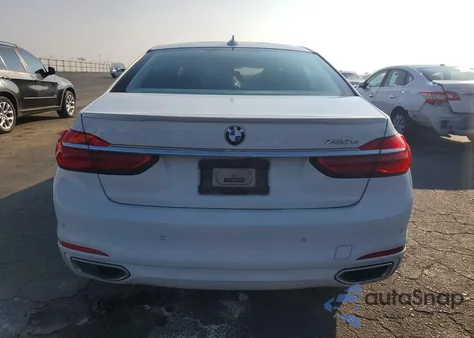 2018 BMW 740 Xe z USA, uszkodzony, nr VIN WBA7J2C57JG938324